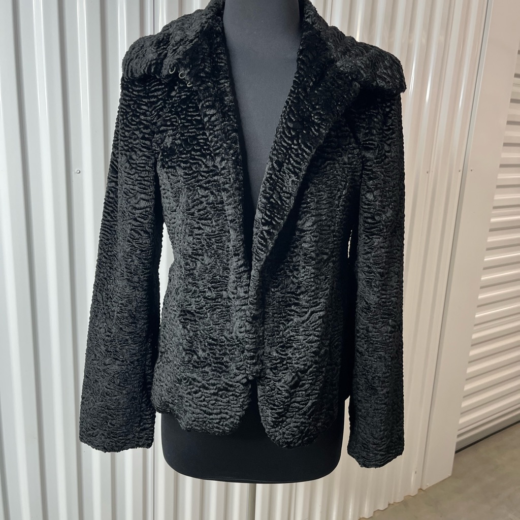 Gallery Black Jacket Preowned